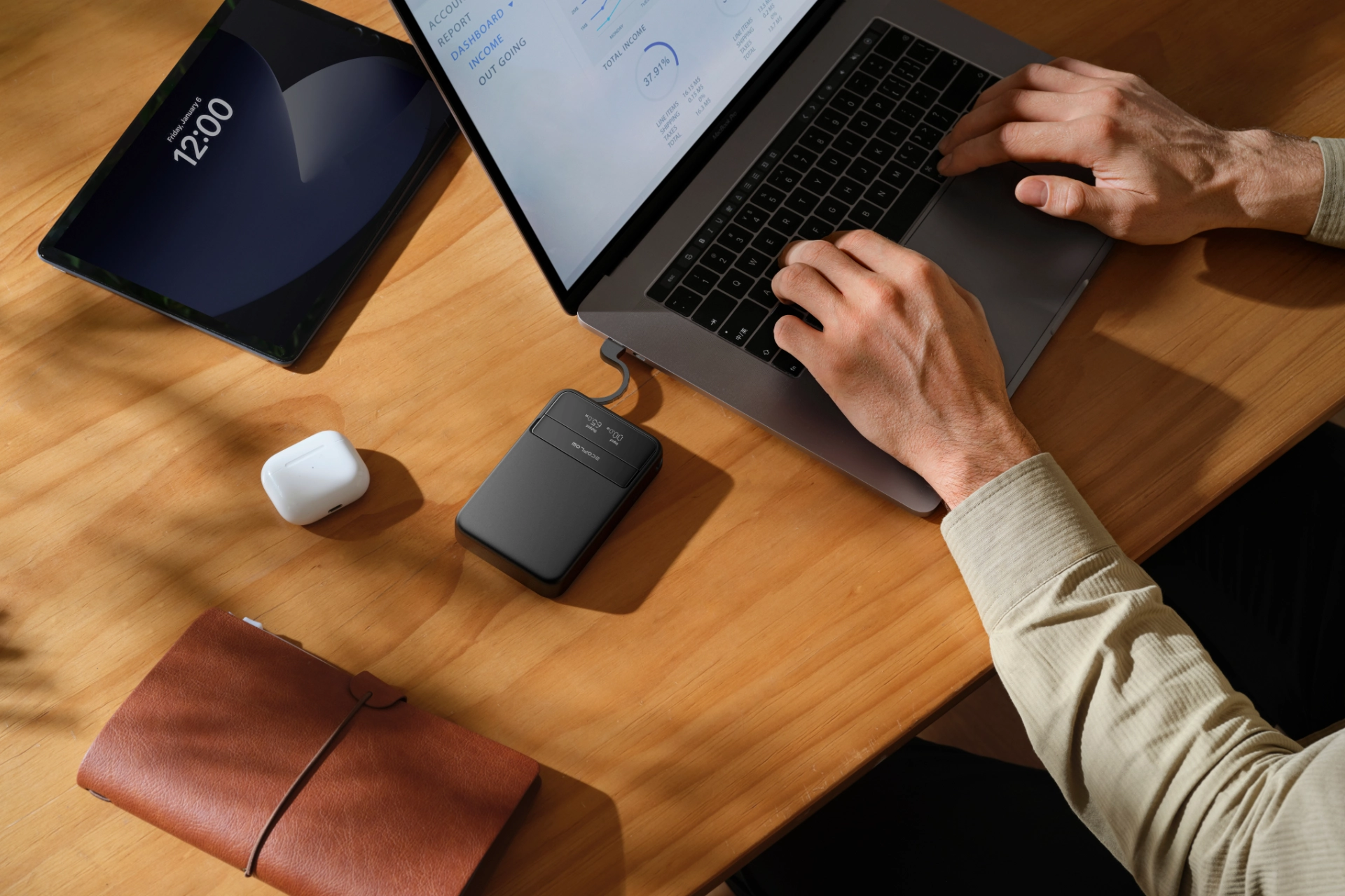 Czarny powerbank magnetyczny Qi2 EcoFlow Rapid 10000 mAh ładowanie akcesoriów