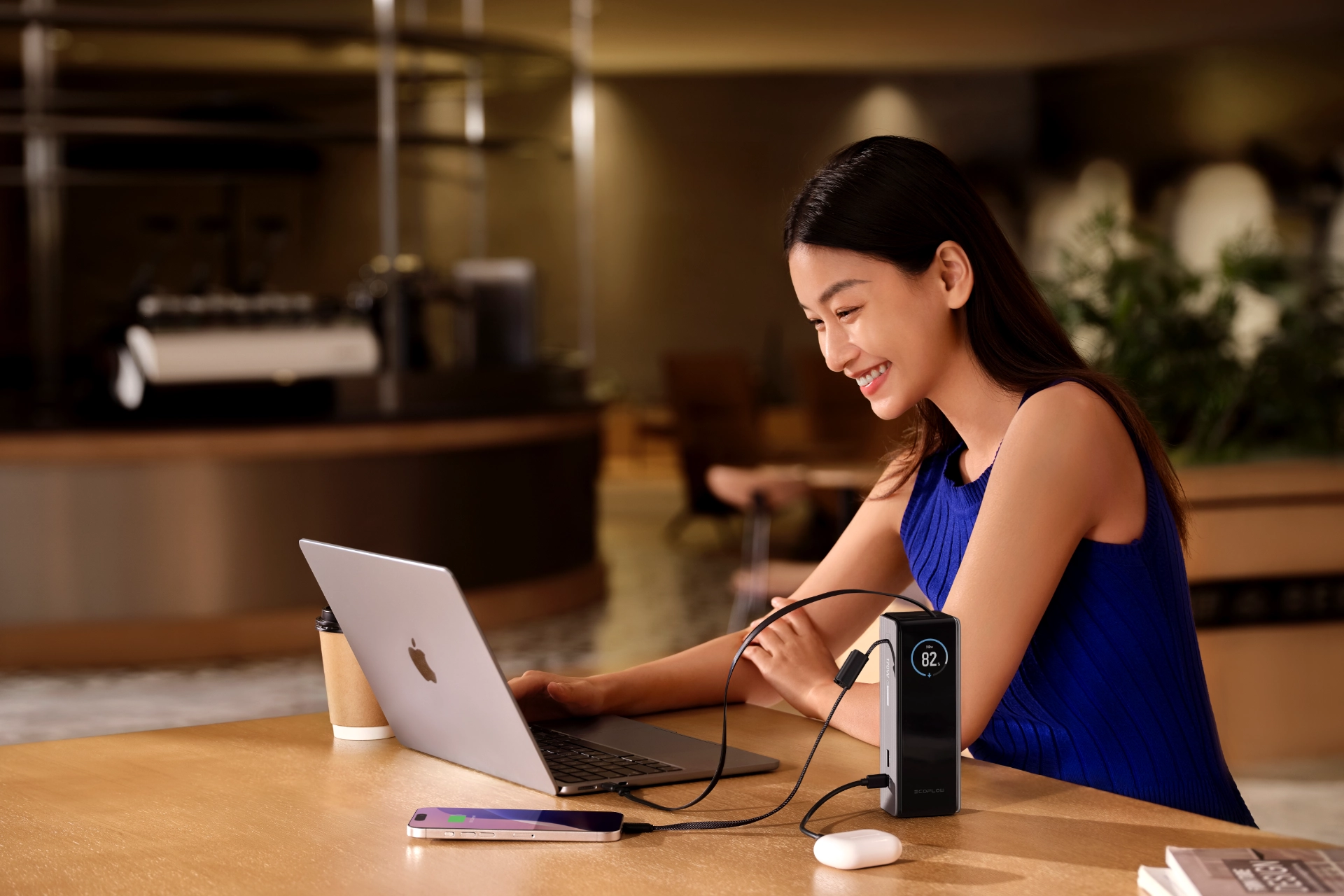 Nowoczesny powerbank EcoFlow Rapid 25000mAh z wyciąganym kablem USB-C