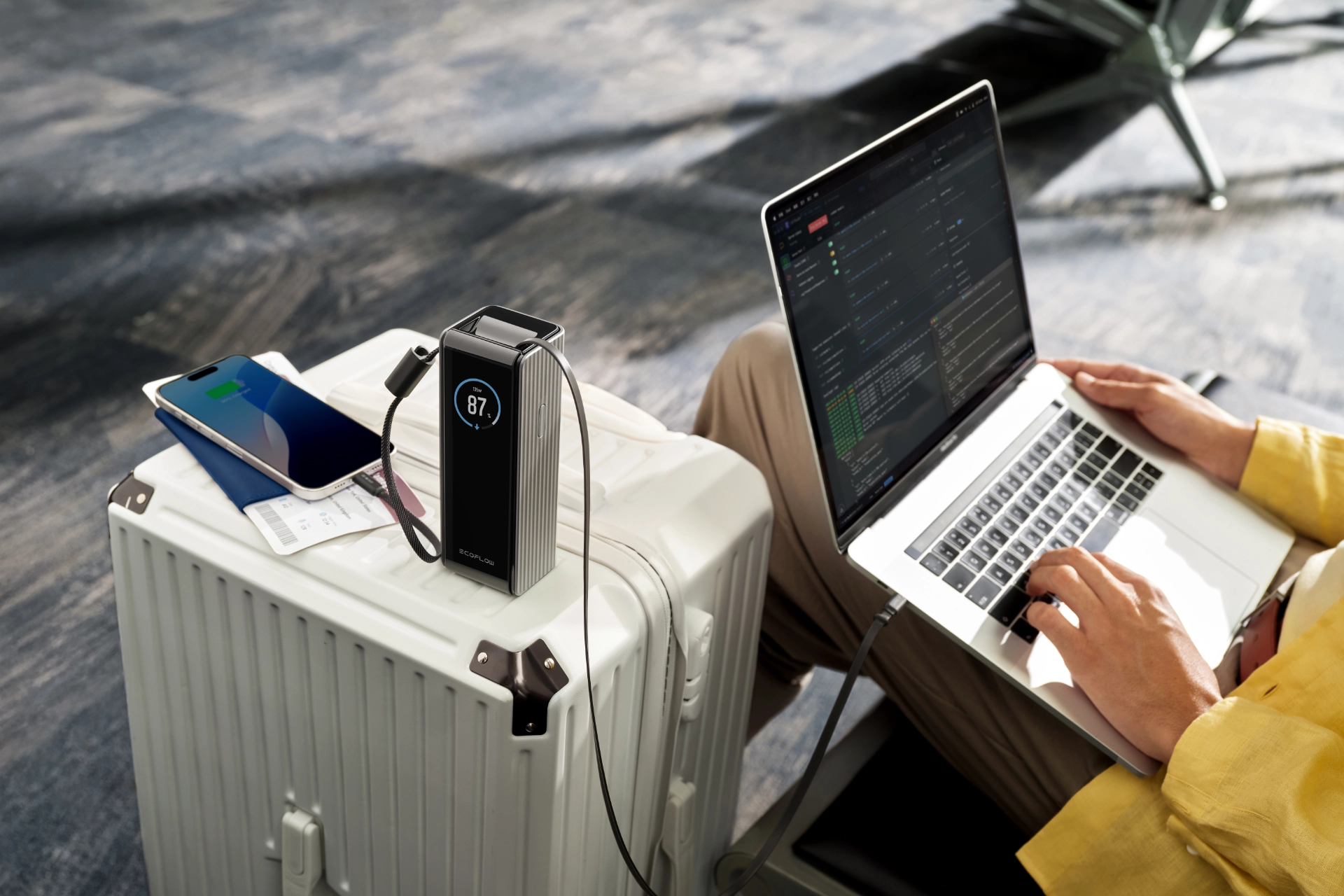 Powerbank EcoFlow Rapid 25000mAh ładowanie laptopa przez wbudowany przewód USB-C