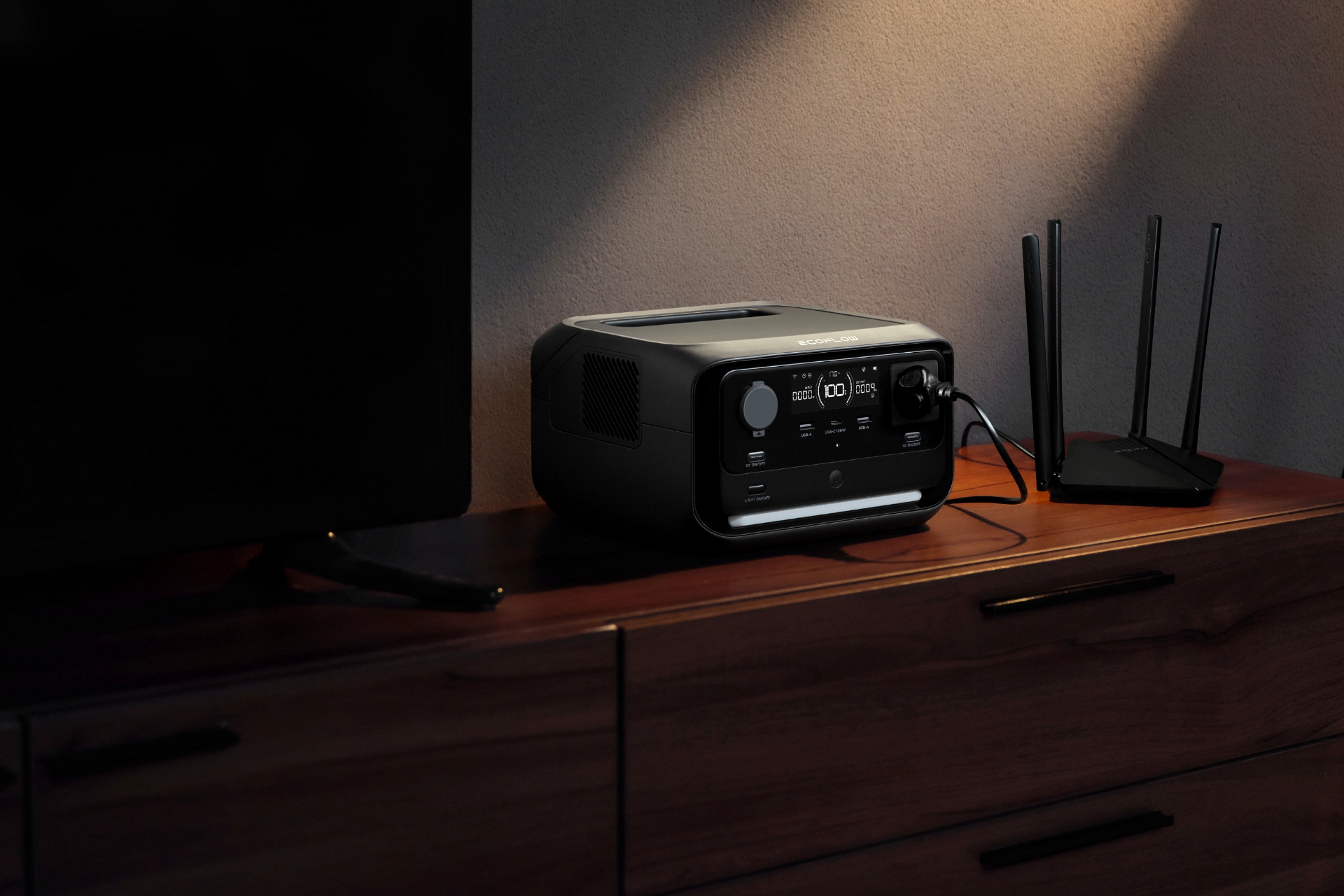 Stacja zasilania z UPS zabezpieczająca router